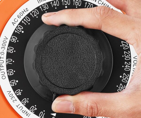 Változtatható Feszültségű Transzformátor LCD 1000va 3.3a 0-300v